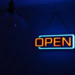 Własny projekt neonu dla domu i firmy – personalizowane neony LED na zamówienie